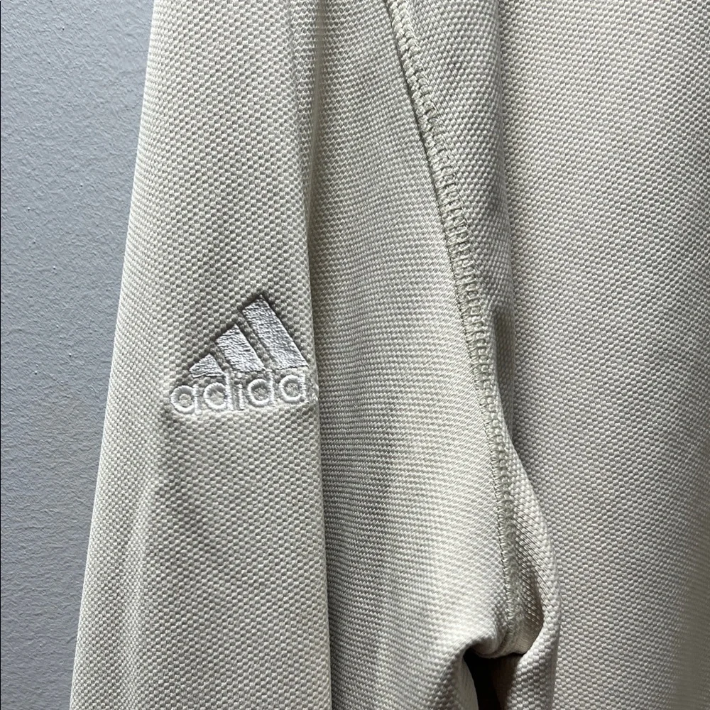 adidas Beige Long Sleeve‎ Tee. CAJA. # 2